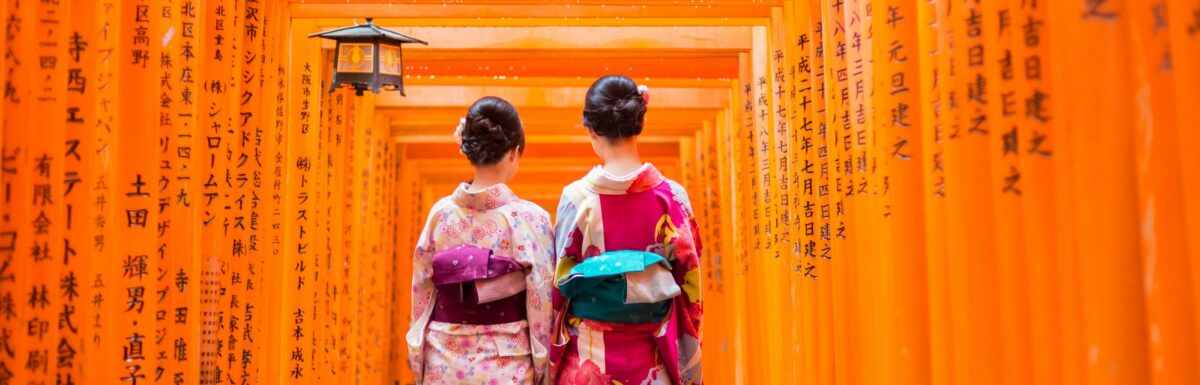 Shrines & Temples: Etiquette and How to Pray in Japan